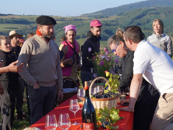 À table avec les vendangeurs : festin et tradition 