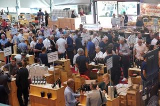 Le marché aux vins presque centenaire revient ! 