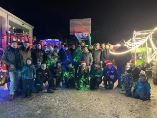 Tracteurs de lumière en parade